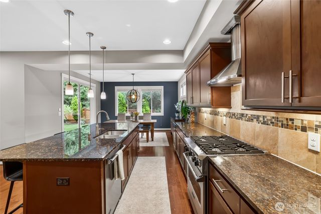 1601 NE Falls Drive, Issaquah, WA 98029