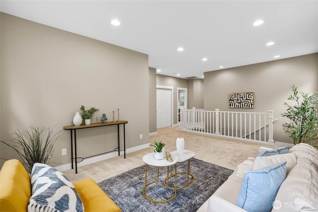 1601 NE Falls Drive, Issaquah, WA 98029