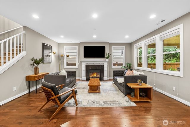 1601 NE Falls Drive, Issaquah, WA 98029