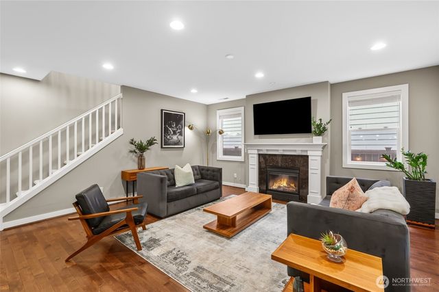 1601 NE Falls Drive, Issaquah, WA 98029