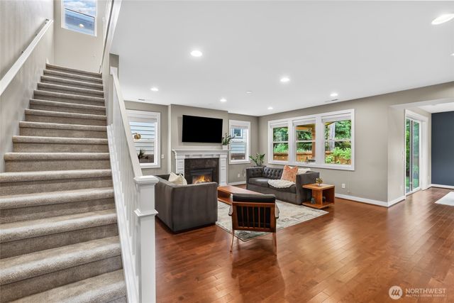 1601 NE Falls Drive, Issaquah, WA 98029