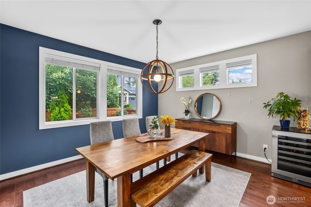 1601 NE Falls Drive, Issaquah, WA 98029