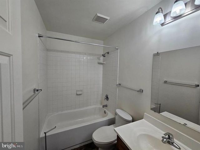 806 GROVE AVE, Fredericksburg, VA 22401
