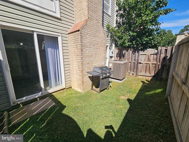 806 GROVE AVE, Fredericksburg, VA 22401