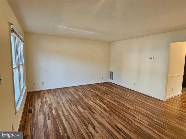 806 GROVE AVE, Fredericksburg, VA 22401
