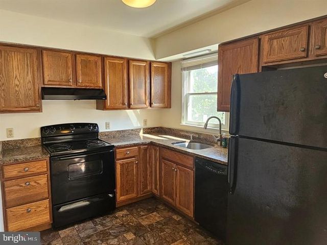 806 GROVE AVE, Fredericksburg, VA 22401