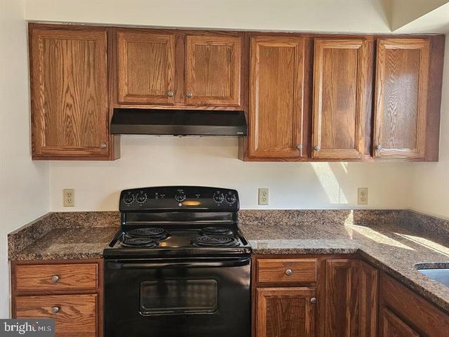 806 GROVE AVE, Fredericksburg, VA 22401