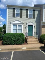 806 GROVE AVE, Fredericksburg, VA 22401