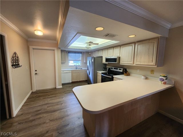 1220 SE 40th ST 6, Cape Coral, FL 33904