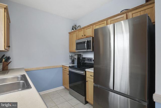 1976 ASHLEY DRIVE, Chambersburg, PA 17201