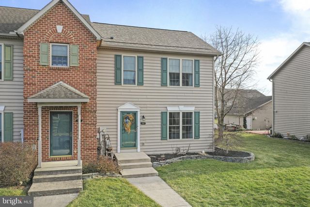 1976 ASHLEY DRIVE, Chambersburg, PA 17201