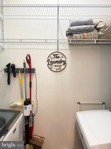 1976 ASHLEY DRIVE, Chambersburg, PA 17201