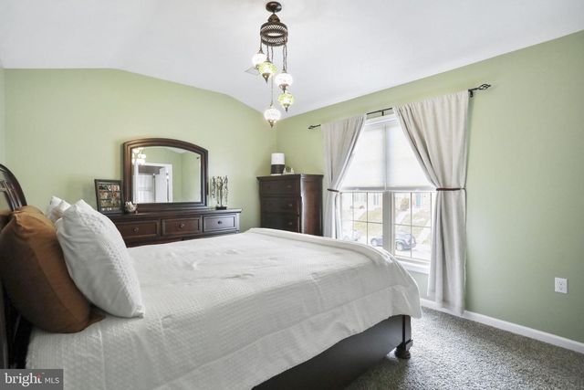 1976 ASHLEY DRIVE, Chambersburg, PA 17201