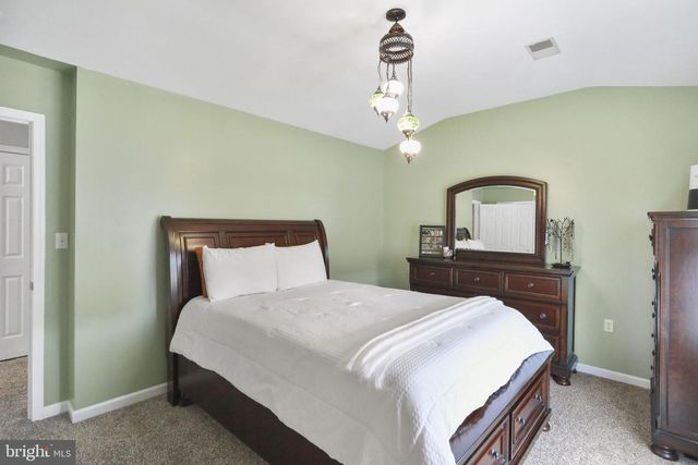 1976 ASHLEY DRIVE, Chambersburg, PA 17201