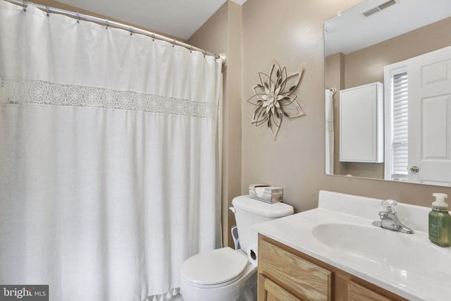 1976 ASHLEY DRIVE, Chambersburg, PA 17201