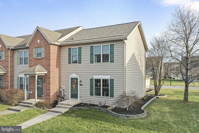1976 ASHLEY DRIVE, Chambersburg, PA 17201