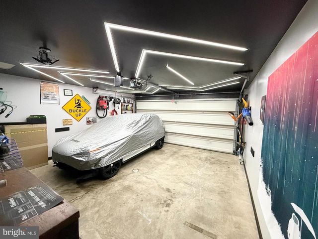 1976 ASHLEY DRIVE, Chambersburg, PA 17201