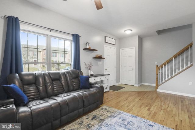 1976 ASHLEY DRIVE, Chambersburg, PA 17201