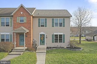 1976 ASHLEY DRIVE, Chambersburg, PA 17201