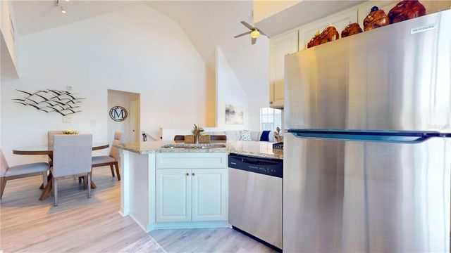 9554 LAKE CHASE ISLAND WAY 9554, Tampa, FL 33626