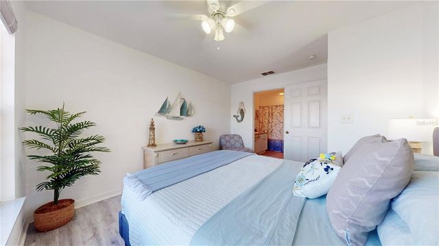 9554 LAKE CHASE ISLAND WAY 9554, Tampa, FL 33626