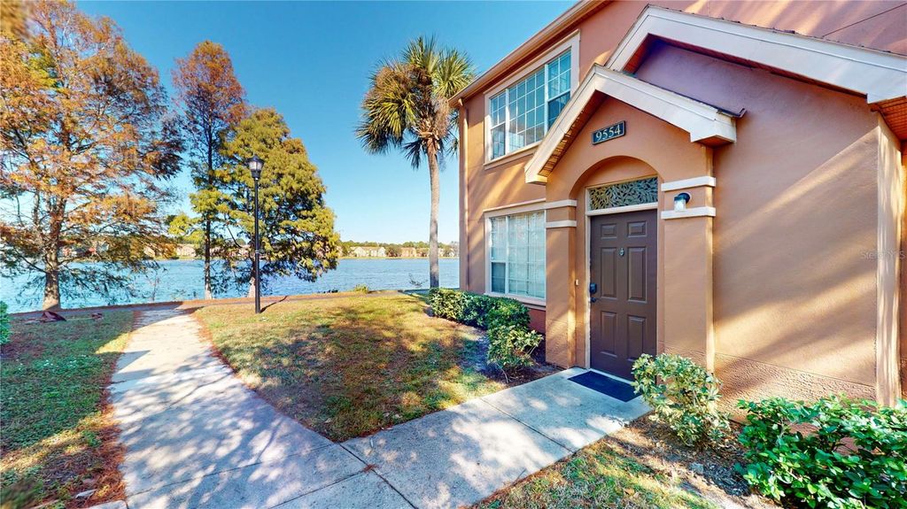 9554 LAKE CHASE ISLAND WAY 9554, Tampa, FL 33626