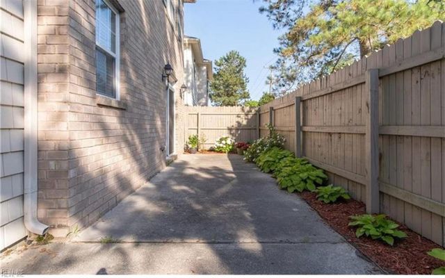 430 Blue Beech WAY, Chesapeake, VA 23320