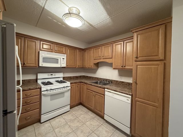 1550 Worcester Rd 304, Framingham, MA 01702