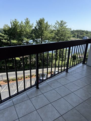 1550 Worcester Rd 304, Framingham, MA 01702