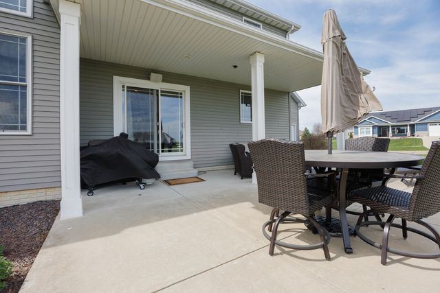 114 Mallard Way, Hudson, IL 61748