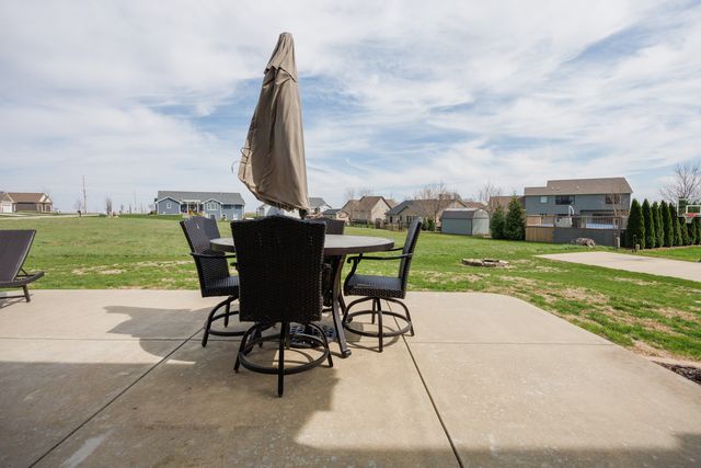 114 Mallard Way, Hudson, IL 61748