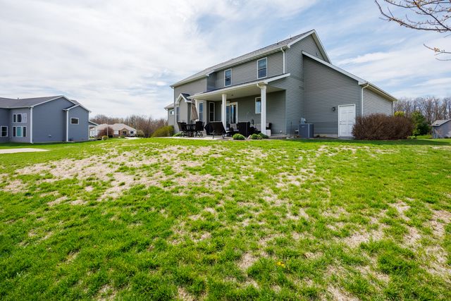 114 Mallard Way, Hudson, IL 61748