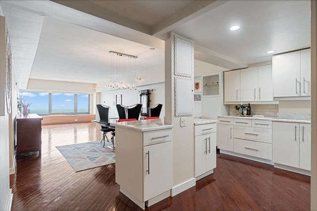175 E Delaware Place 6206, Chicago, IL 60611