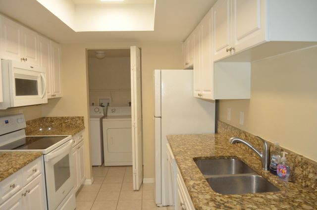 900 S Crestwood Ct Court S 908, Royal Palm Beach, FL 33411