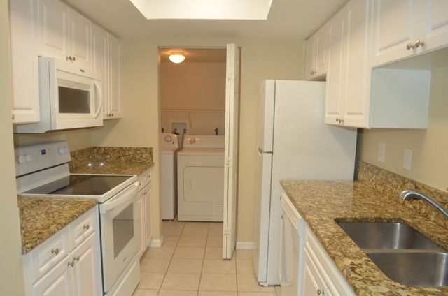 900 S Crestwood Ct Court S 908, Royal Palm Beach, FL 33411