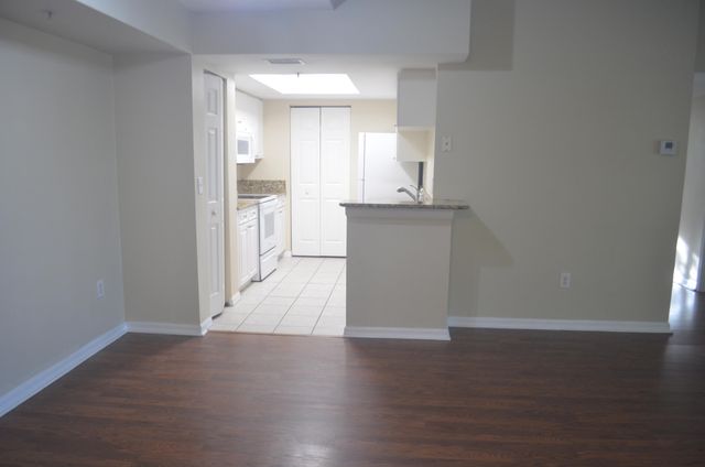 900 S Crestwood Ct Court S 908, Royal Palm Beach, FL 33411