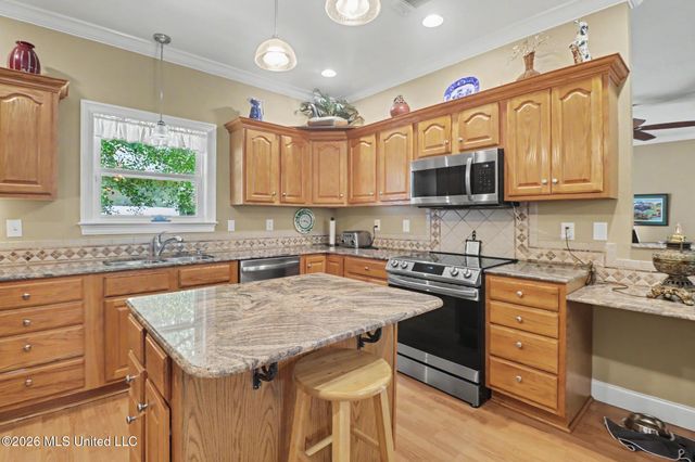6541 Alakoko Drive, Diamondhead, MS 39525