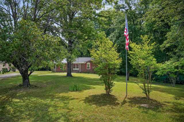 5245 Jefferson Rd, Smithville, TN 37166