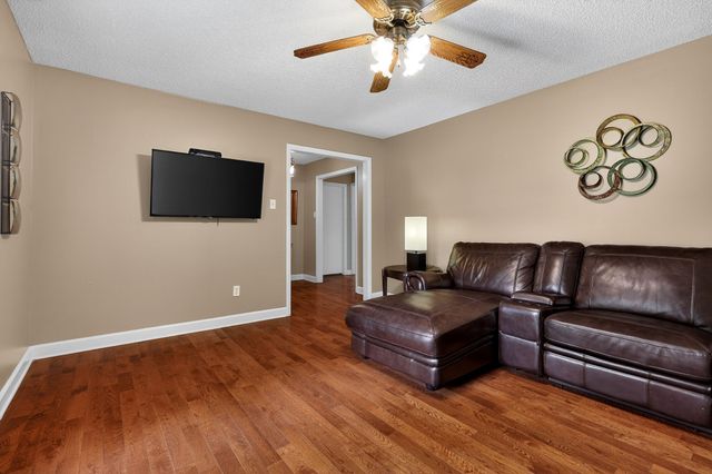 5245 Jefferson Rd, Smithville, TN 37166