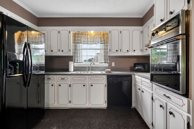 5245 Jefferson Rd, Smithville, TN 37166
