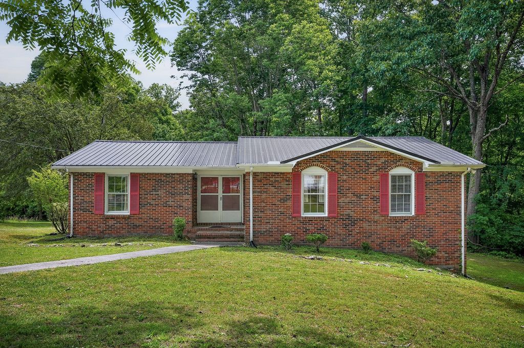 5245 Jefferson Rd, Smithville, TN 37166