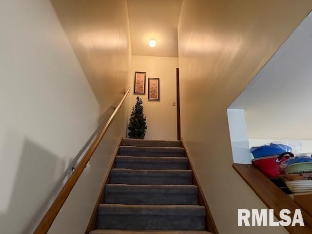 3105 W SUNSET Drive, Carbondale, IL 62901