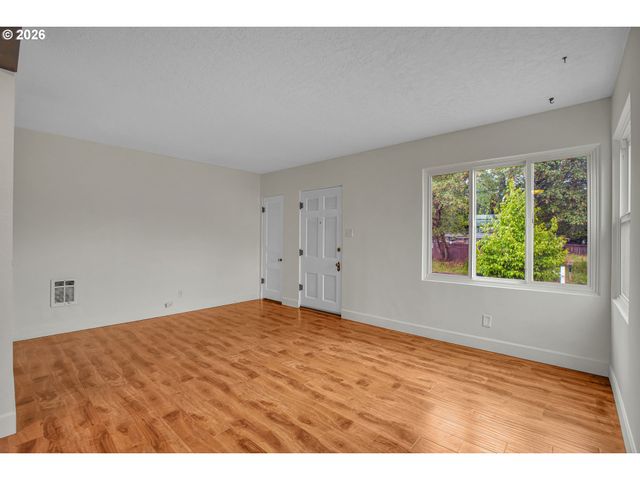 2012 E 33RD St, Vancouver, WA 98663