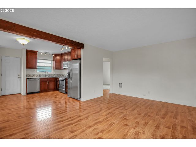2012 E 33RD St, Vancouver, WA 98663