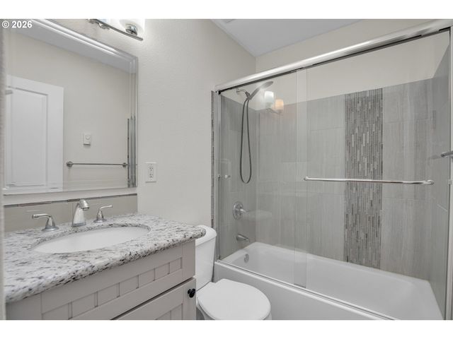 2012 E 33RD St, Vancouver, WA 98663