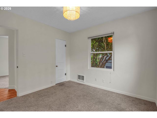 2012 E 33RD St, Vancouver, WA 98663