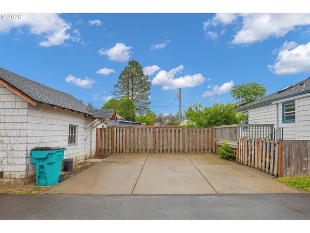 2012 E 33RD St, Vancouver, WA 98663