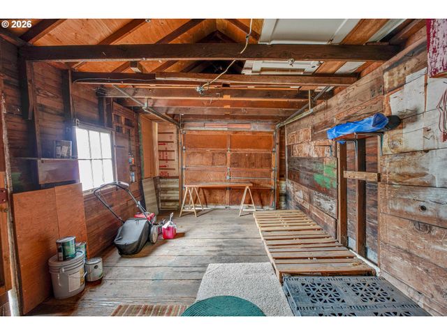 2012 E 33RD St, Vancouver, WA 98663