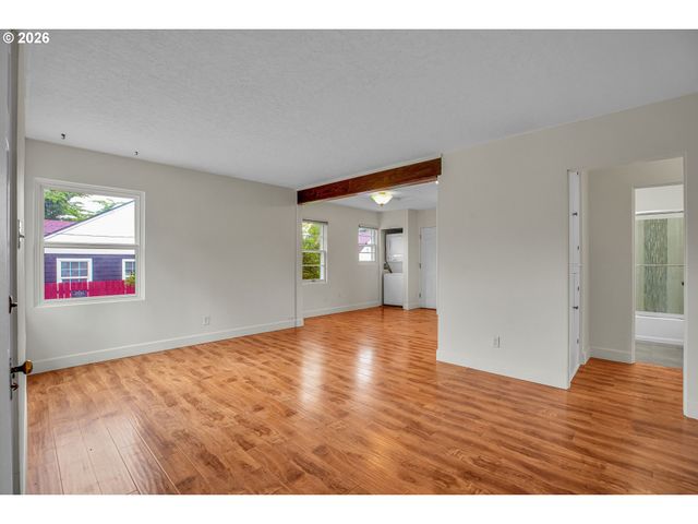 2012 E 33RD St, Vancouver, WA 98663