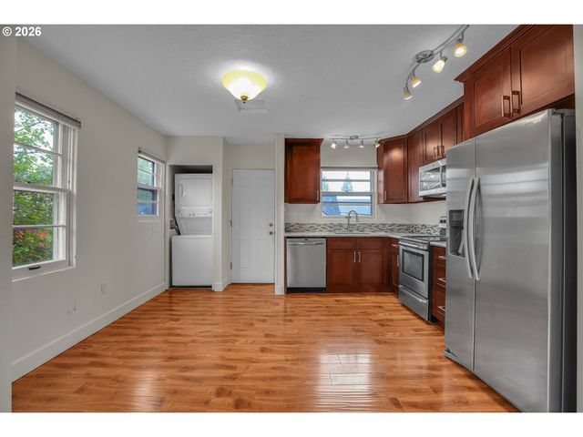 2012 E 33RD St, Vancouver, WA 98663